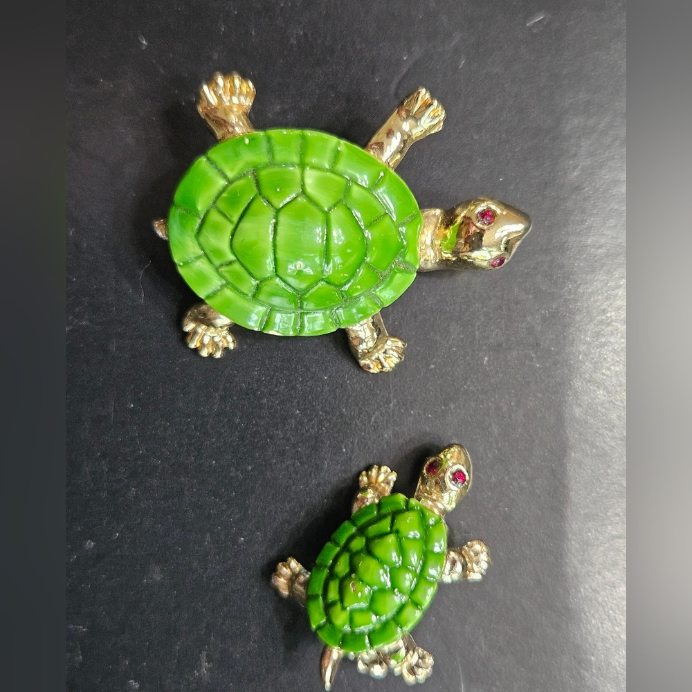 Vintage Green and Gold Turtle Brooch Set